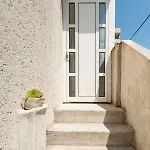 3 Sisters Apartment Split