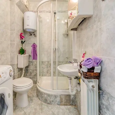 3 Sisters Apartment *