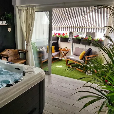 3 Sisters Apartment *